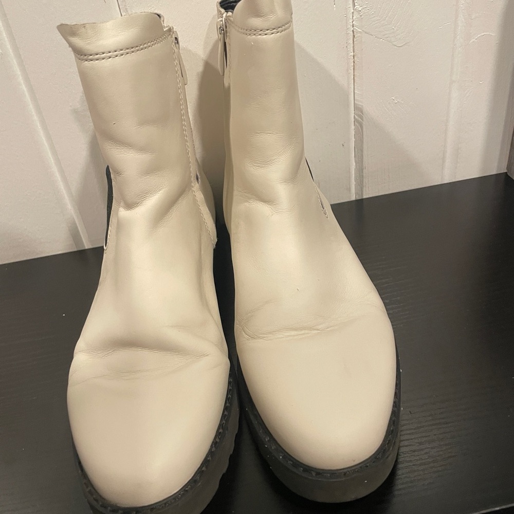 Franco Sarto Cream Ankle  Boots with side zippers size 9.5 - Picture 3 of 5